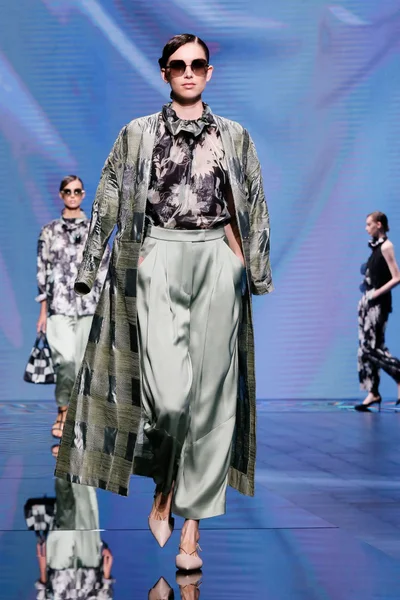 Look 74